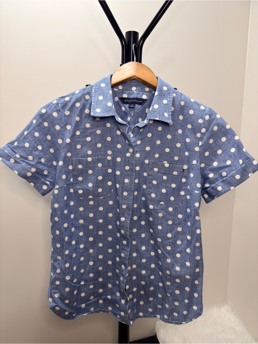 Tommy Hilfiger Blue and White Polka Dot Short-Sleeve Button-Down Shirt